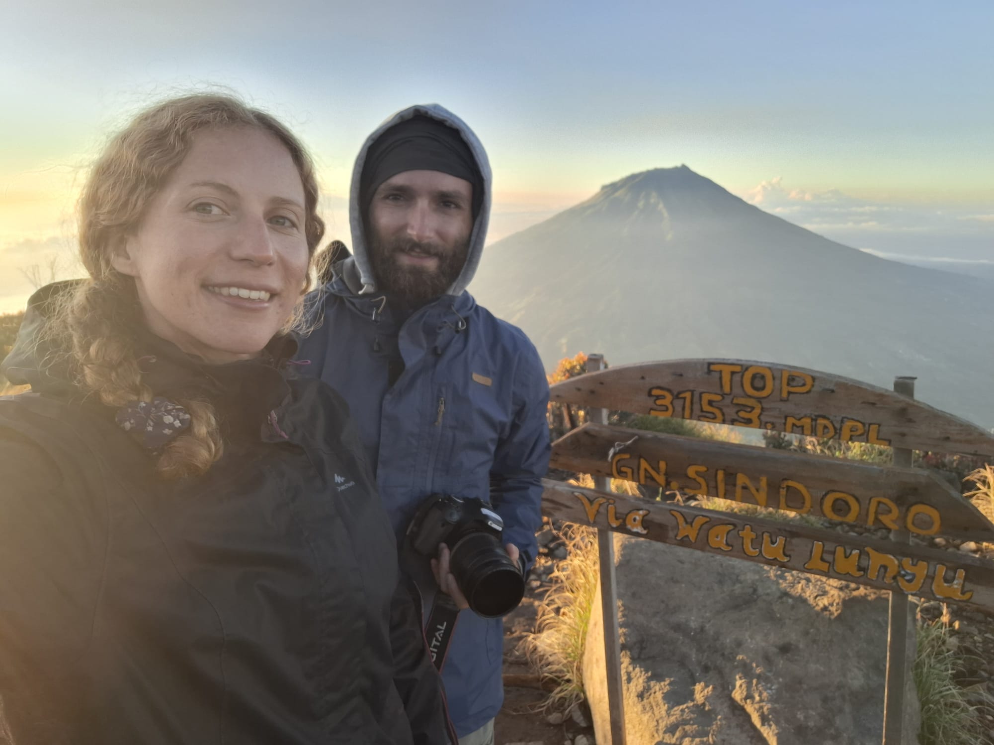  We are used to organize as well the special lure of mountain climbing here around. Mount. Sindoro 3.153 m asl together Camille and Quentin from France