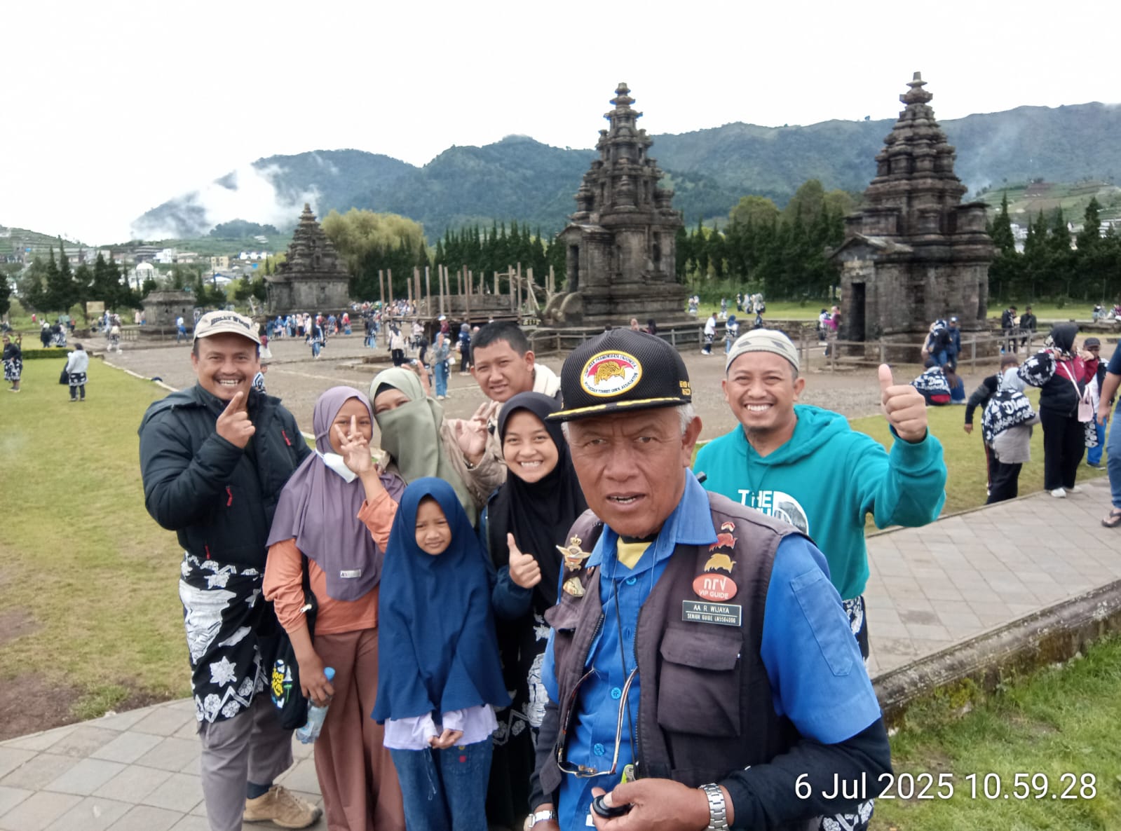 Jemput antar ke bandara YIA, dan family healing ke Dieng dan sekitarnya bersama Bapak Teguh & keluarga dari Batam Indonesia
