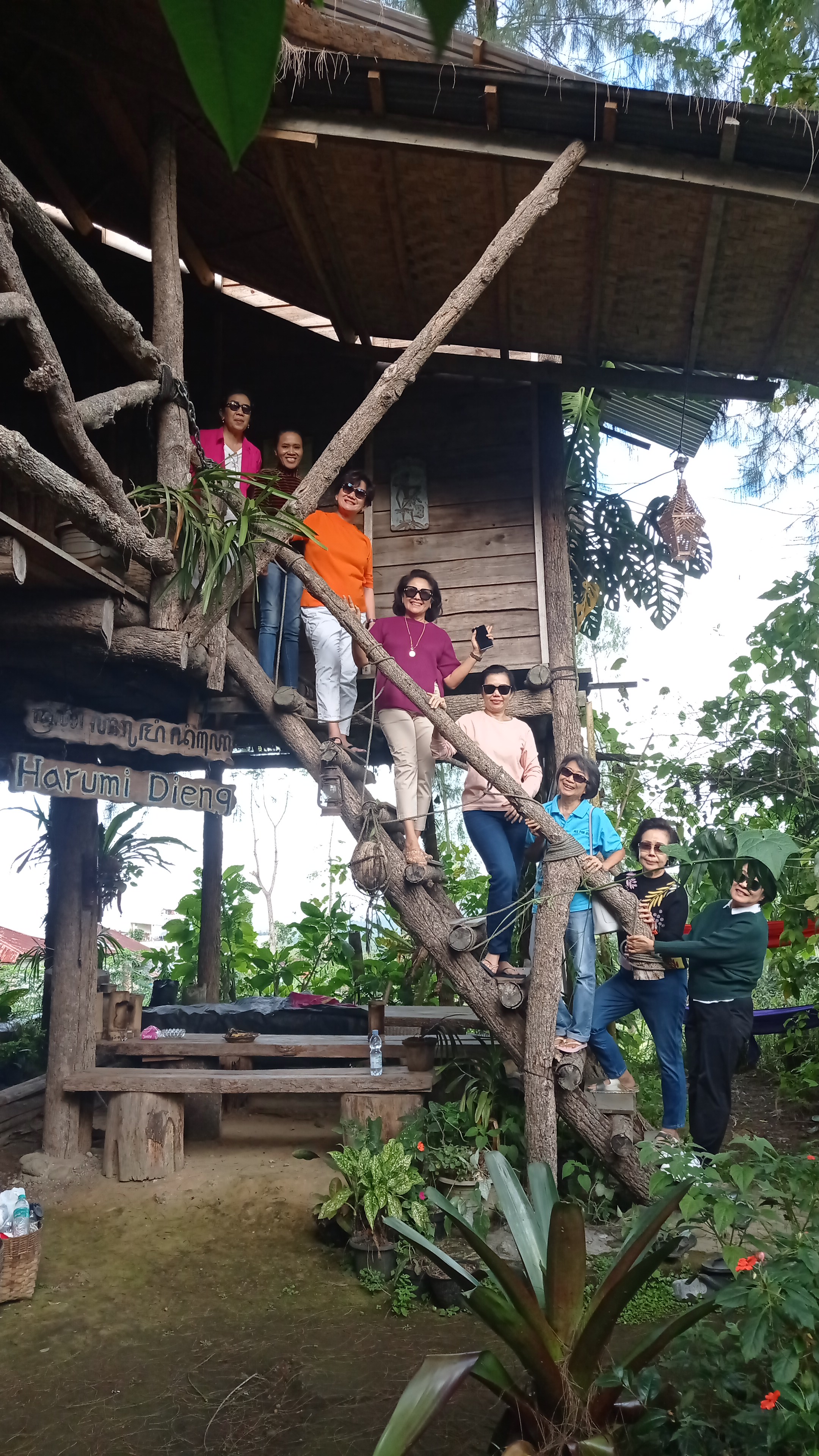 Terima kasih banyak Ibu Maria & friends, Stella Maris cs, yang sudah berkenan untuk nginap di Harumi Dieng untuk kesekian kalinya! 🙏🏻😘