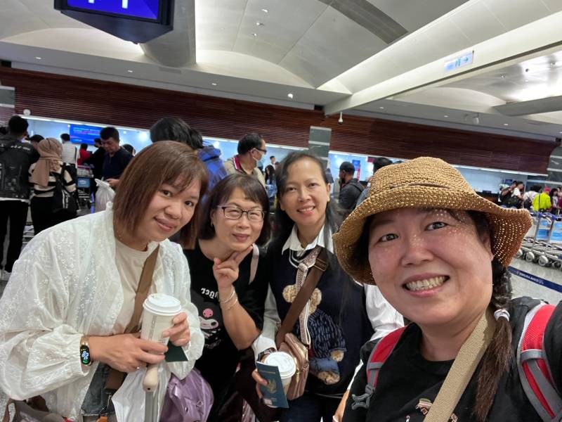 YIA airport pick-up and drop-off package and tours travels to; Yogyakarta, Borobudur Temple, Jepara and Karimunjawa Islands, Semarang City, Dieng Plateau and around.. Madam Oe Mie Cs from Taiwan .