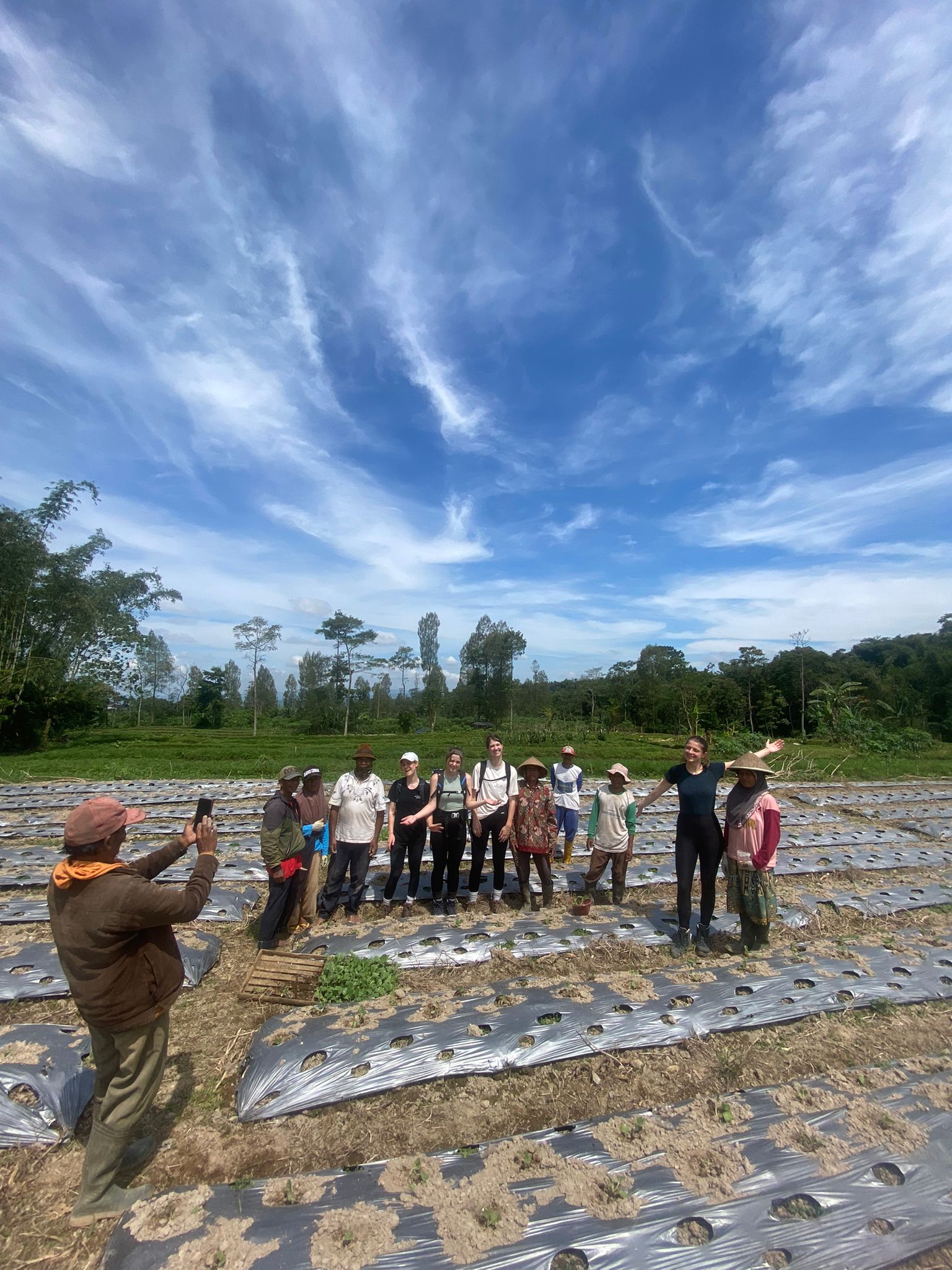 A nice moment trekking around  Harumi Dieng together with; Jara, Romy, Julie and Kiky from Nijmegen Netherlands 😘