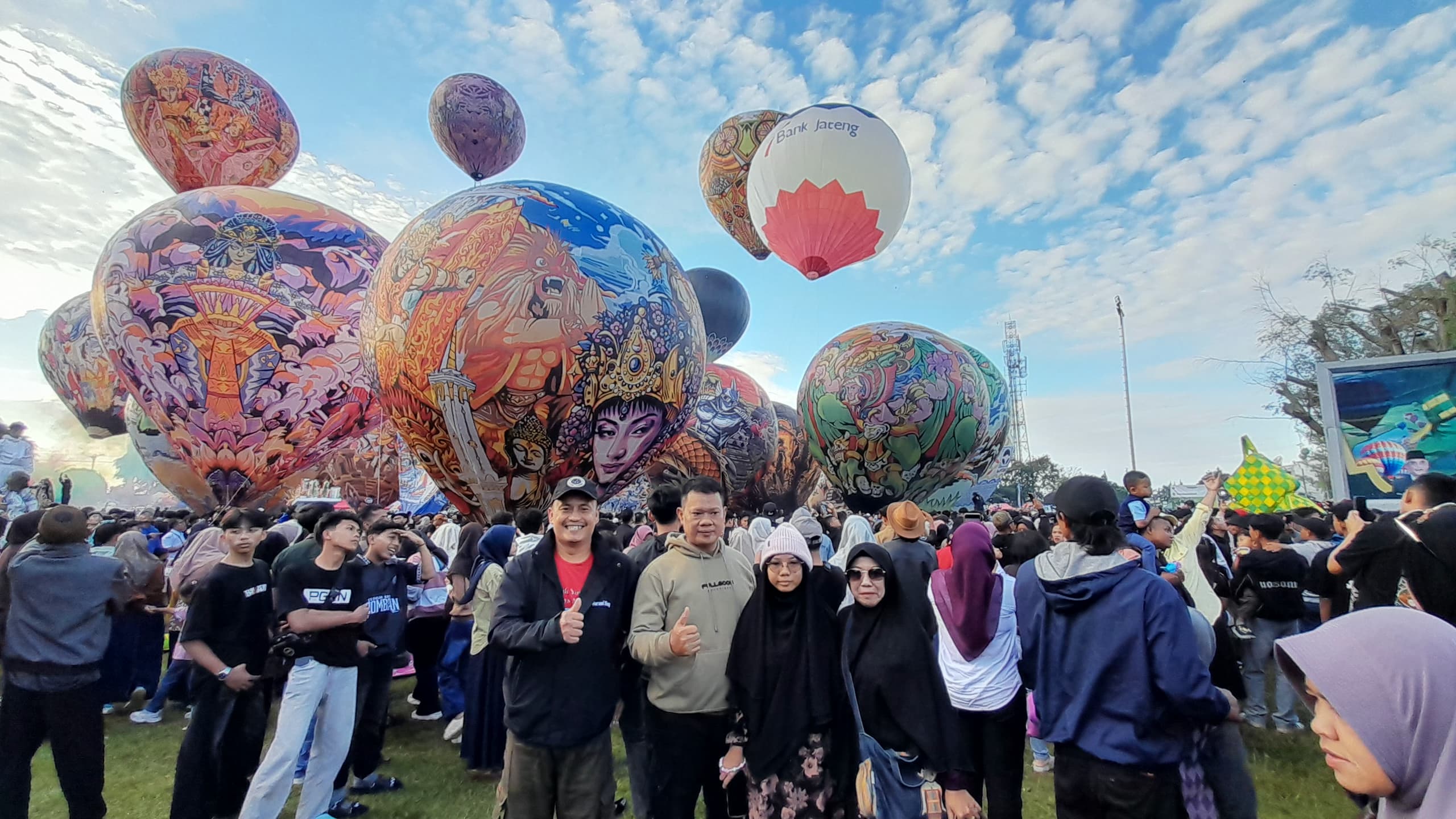 Serunya Puncak Festival Balon Wonosobo 2026 di alun alun Wonosobo bersama Bapak Suprianto & family dari Riau 😘dari
