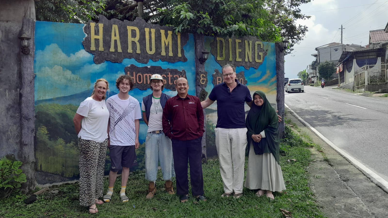 Keluarga Bapak Dennis sudah 3 hari tinggal di Harumi Dieng, dan sudah saatnya siap siap untuk lanjut perjalanan wisata ke Kepulauan Karimunjawa 😘 